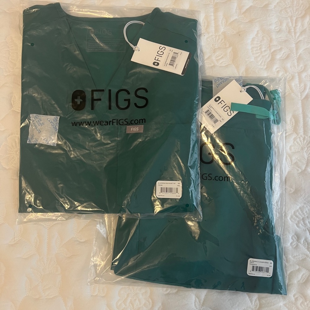 FIGS XS Hunter Green Scrubs Jogger Pants & Top *Limited Edition Color*